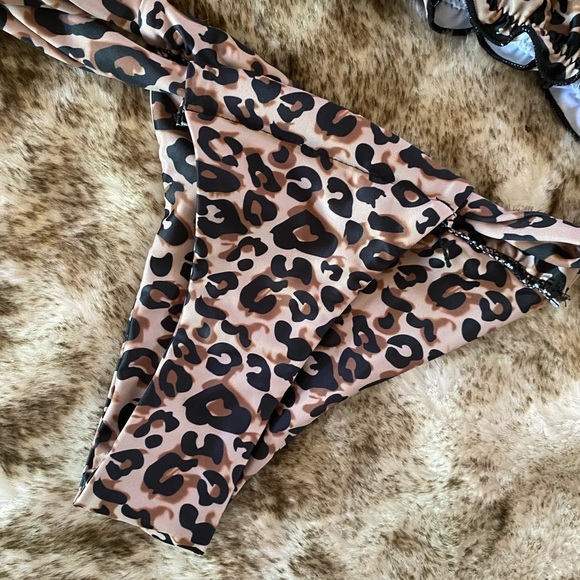 Leopard bikini - Picture 2 of 2